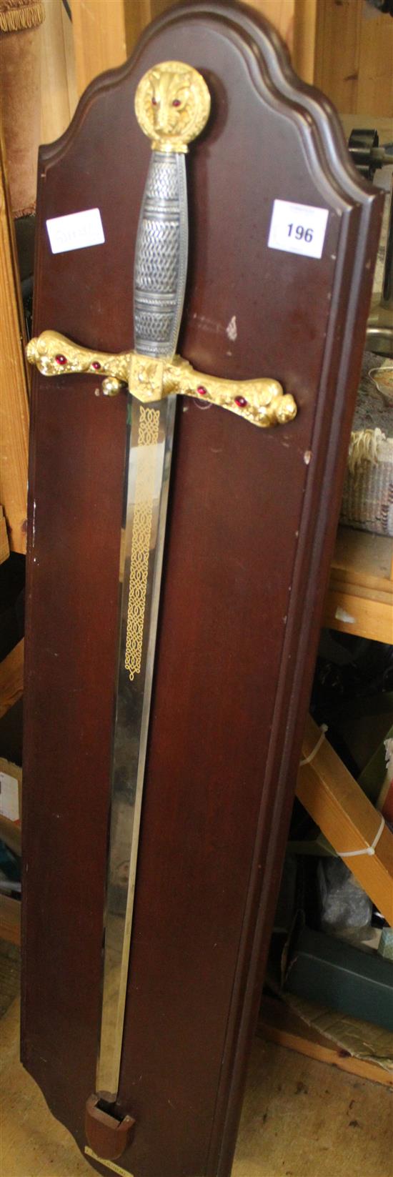 Presentation sword(-)